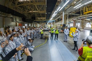 致敬奮斗者，筆墨繪東風 中視協文藝志愿者走進東風商用車采風創作側記